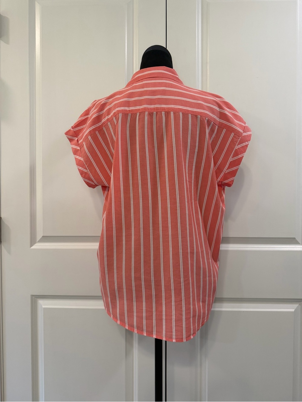 Abercrombie & Fitch Pink & White Striped Button Short Sleeve Shirt Size Small - Picture 3 of 9